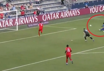 Ronaldo rê qua thủ môn, bỏ lỡ không tưởng ở Gold Cup