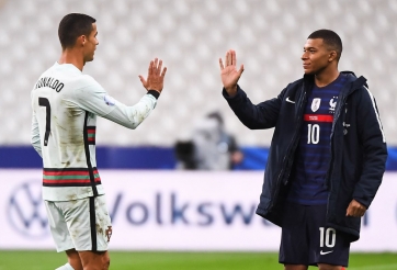 Mbappe từ chối gã khổng lồ, Ronaldo có bến đỗ mới?