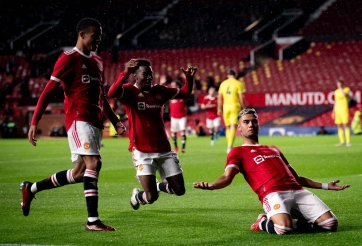 Sao MU bị chê bai dù vừa lập siêu phẩm kinh thiên động địa