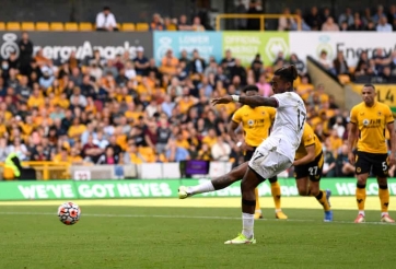 Wolves thua sốc tân binh Ngoại hạng Anh ngay trên sân nhà