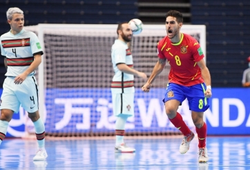 Địa chấn 'không thể tin nổi' diễn ra, đội số 1 thế giới rời giải trong nước mắt