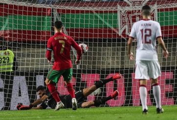 Ronaldo ghi bàn, Bồ Đào Nha thắng đậm nhà vô địch châu Á