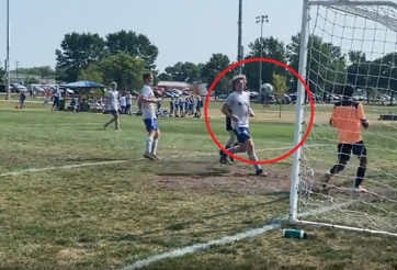 Lộ diện đội bóng thảm họa như MU và bàn thắng 'rùa nhất quả đất'