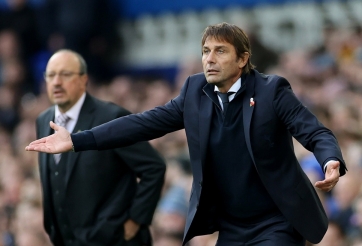 HLV Conte không thể thắng trong ngày tái xuất Ngoại hạng Anh