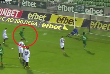 Cầu thủ chạy đà như Zaza và cú sút penalty thảm họa không tưởng