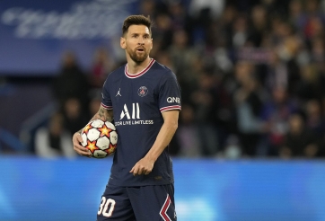 Chủ nhân Quả bóng vàng 2021 bị loại khỏi Đội hình xuất sắc nhất năm