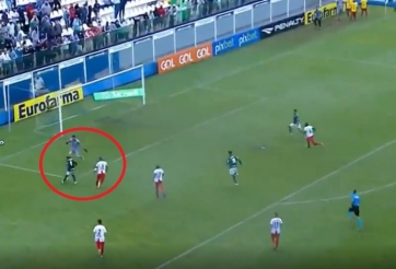 Mục tiêu của Real và Liverpool ghi bàn thắng 'kỳ diệu' ở tuổi 15