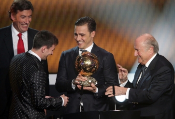 Không phải Rooney, Everton bổ nhiệm 'HLV xuất sắc nhất Trung Quốc'?