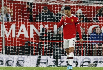 Ronaldo sút hỏng penalty, MU bị đội hạng dưới loại khỏi Cúp FA