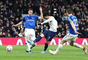 Hủy diệt đội bóng của Frank Lampard, Tottenham áp sát top 4