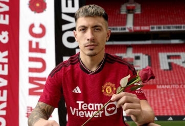 Man United chính thức công bố áo đấu mùa giải 2023/24: 'Đẹp ngỡ ngàng'