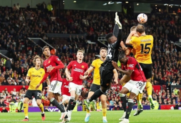 Trọng tài trận MU vs Wolves bị cấm bắt tại NHA sau sai phạm nghiêm trọng