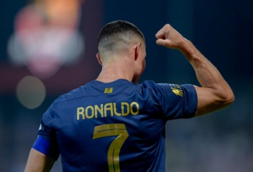 Ronaldo chói sáng, Al Nassr áp sát ngôi đầu Saudi Pro League