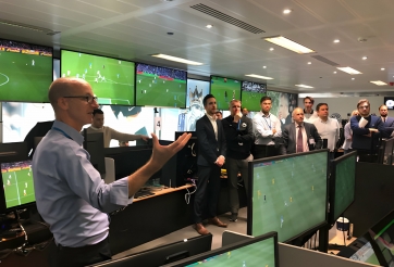 Nội bộ PGMOL lục đục, trọng tài hàng đầu tại Anh lập tức mất việc