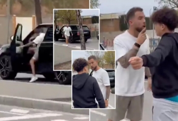 Sao Barca bước ra khỏi xe 'đối đầu' với CĐV giận dữ bên ngoài sân tập