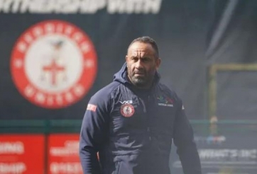 HLV 'đội bóng tý hon' tại Anh bị bắt vì cáo buộc mua bán ma túy trái phép