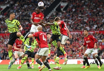 Bùng nổ tranh cãi, điểm may mắn nhất giúp Arsenal thắng MU được chỉ ra