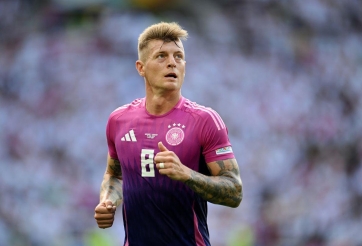 Đức giành vé đi tiếp, Kroos đồng thời ghi tên vào lịch sử Euro