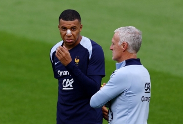 HLV Deschamps: 'Ai không thích xem Pháp thì chuyển kênh'