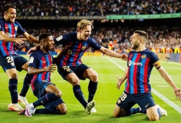 Huyền thoại Barca nằm trong tầm ngắm của Atletico