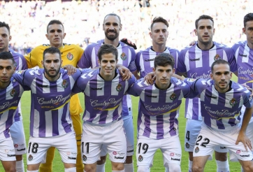 Barca bị đánh bại bởi đội bóng của 'người ngoài hành tinh'