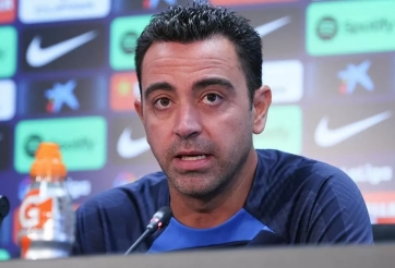 HLV Xavi phản đối xóa thẻ đỏ cho Vinicius