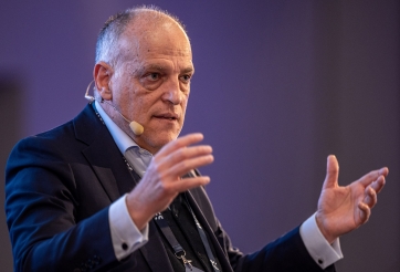 Sau công kích, chủ tịch La Liga khẳng định Vinicius sẽ giành Quả bóng vàng