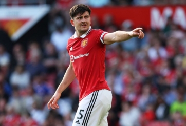 Bị tước băng đội trưởng, Maguire vẫn được huyền thoại MU khen ngợi vì phản ứng tuyệt vời