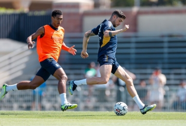 'Bắt chước' Benzema, Valverde tính cùng Bellingham đua vua phá lưới?