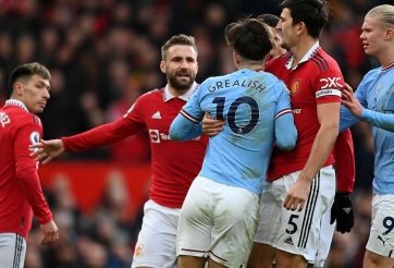 Cầu thủ MU vướng vào rắc rối lớn ở đội bóng mới vì 'đi đường quyền' với đồng đội