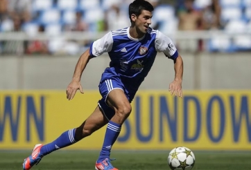 Novak Djokovic sắp lấn sân sang bóng đá?