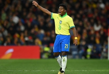 Chưa ra sân phút nào, tân binh Real Madrid đã khiến các CĐV vỡ òa