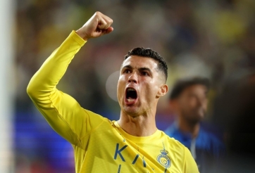 Cristiano Ronaldo từ chối nhận thưởng vì trọng tài