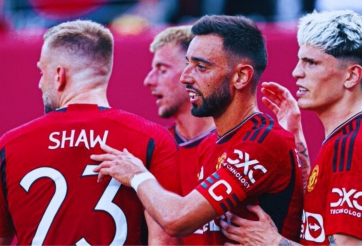 MU dù thắng nhưng vẫn phải sút pen, lý do khiến fan 2 đội chỉ biết gật đầu