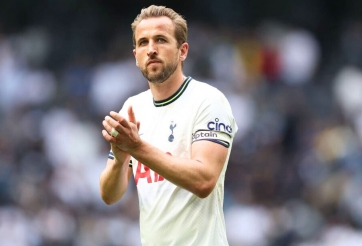 Kane làm điều không tưởng, Tottenham sững sờ