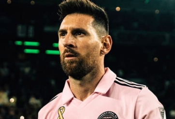 Messi nhận 'hình phạt' đau đớn từ fan