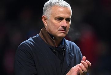 Rời Roma, Mourinho để lại một kỷ vật trong phòng thay đồ