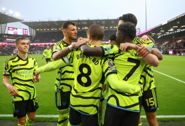 Arsenal phá kỷ lục tồn tại 19 năm tại Ngoại hạng Anh