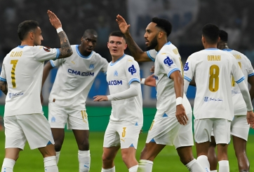 Aubameyang đi vào lịch sử, Marseille có vé bước tiếp tại C2