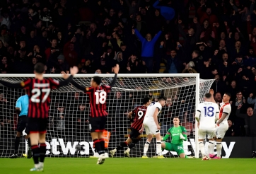 NHA chứng kiến màn ngược dòng lịch sử của Bournemouth trước Luton sau 21 năm