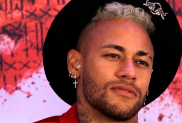 Neymar chơi bài ngay tại sinh nhật con gái