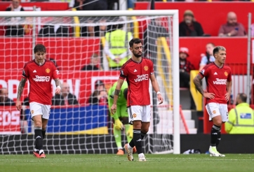 Fan MU hô vang tên Ronaldo sau trận thua tủi hổ trước Brighton