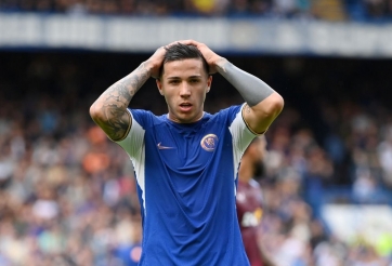 Chelsea hết cứu, tiếp tục thua Aston Villa trong thế thiếu người