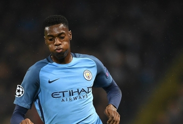 Man United nhắm cựu cầu thủ Man City làm người thay thế Varane