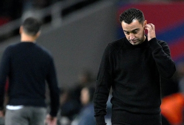 Xavi áp lực với những lời kêu gọi ở lại Barca
