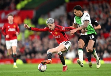 Carragher phát ngán với Liverpool, chê Man Unied ‘lạc lối’