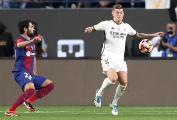 Toni Kroos lại cà khịa Barca