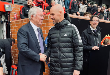 Lấy huân chương của Sir Alex ra so, Paul Merson khiến Ten Hag ‘đau đớn tột cùng'’