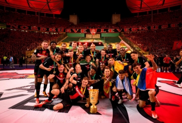 Đá 10 người, Bayer Leverkusen vẫn vô địch Cúp Quốc gia Đức