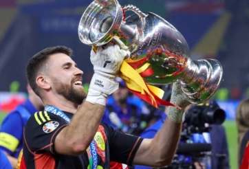 Vừa vô địch Euro, thủ môn số 1 Tây Ban Nha đã phải nghỉ hết năm